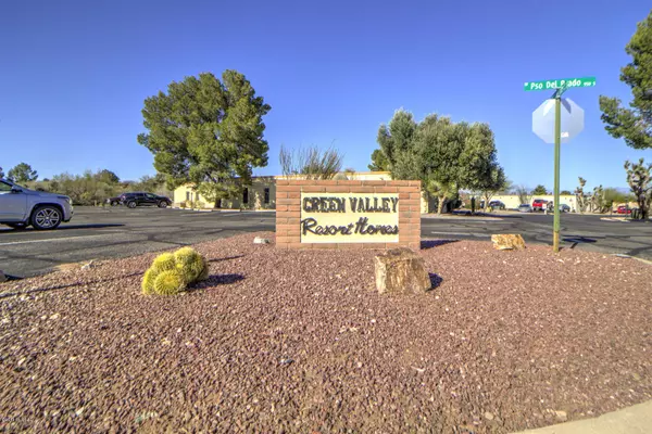 Green Valley, AZ 85614,106 W Calle Del Ano