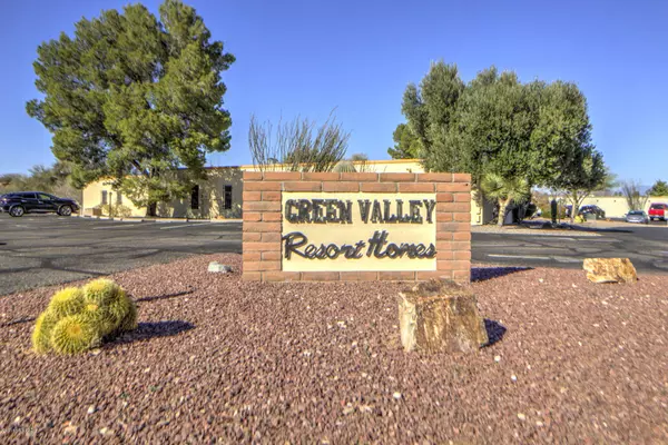 Green Valley, AZ 85614,106 W Calle Del Ano