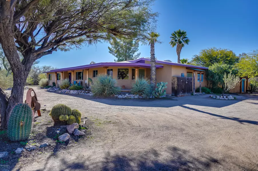 945 N Javalina Place, Tucson, AZ 85748