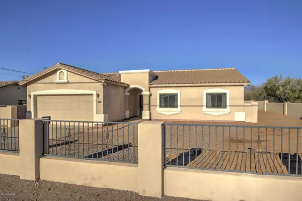 1689 Circulo Alameda, Rio Rico, AZ 85648