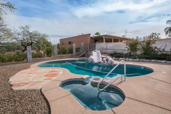 Tucson, AZ 85704,7001 N Montebella Road