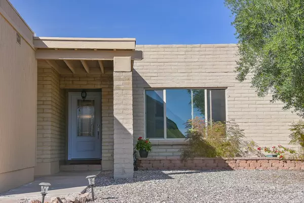 Tucson, AZ 85713,1516 S Saint Tropaz Place