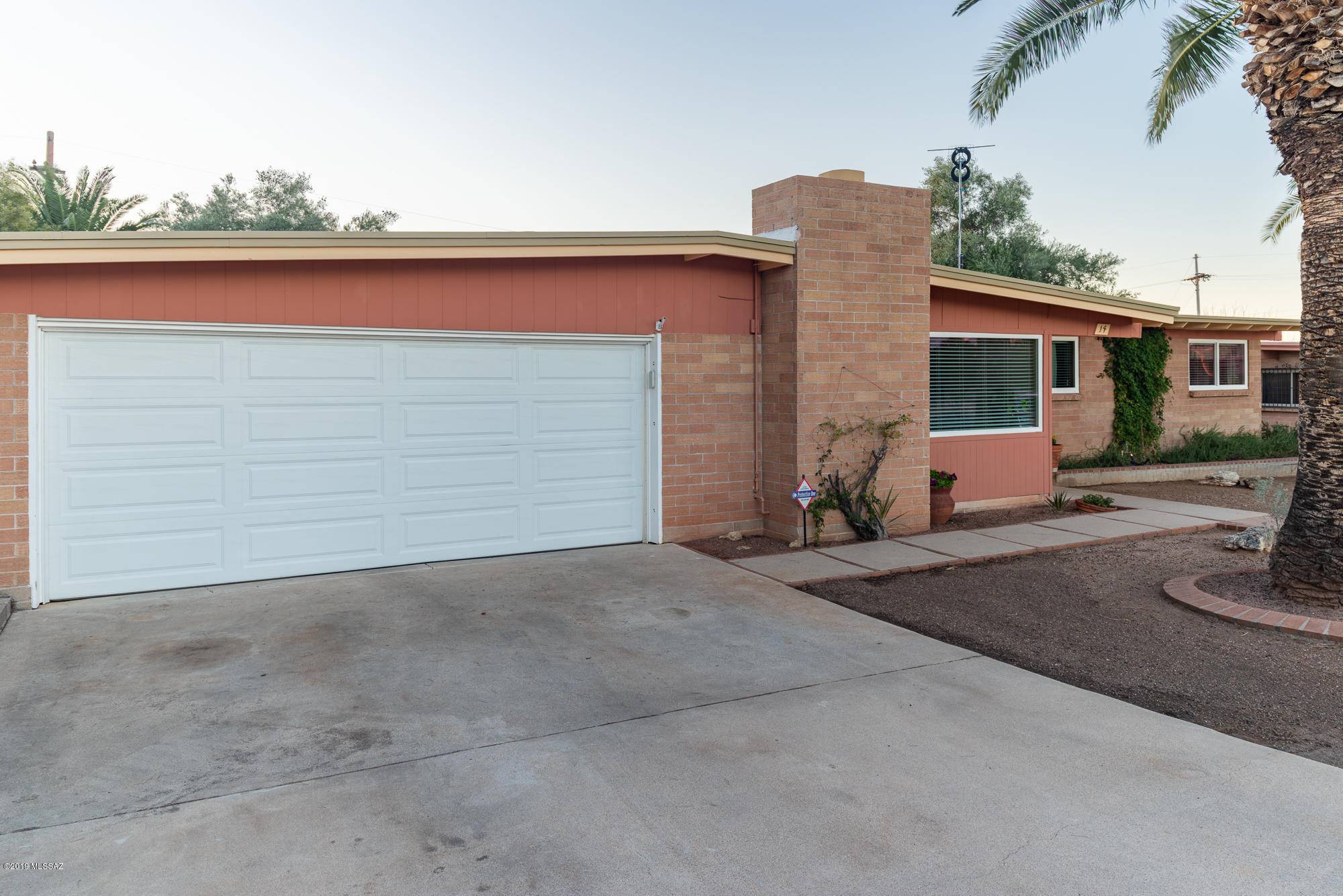 Tucson, AZ 85710,14 S Evelyn Avenue