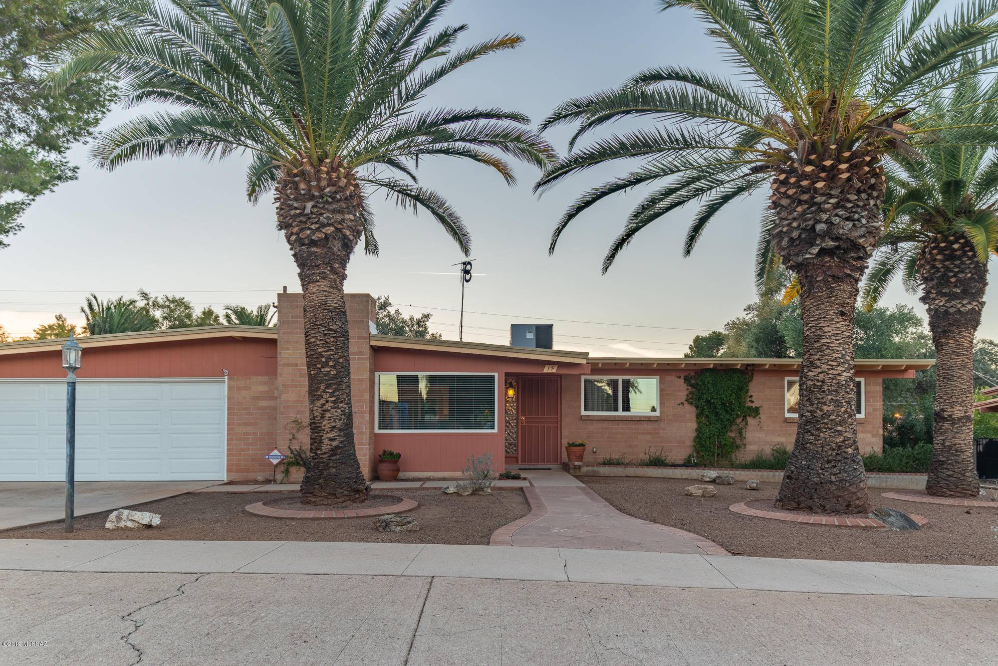 Tucson, AZ 85710,14 S Evelyn Avenue