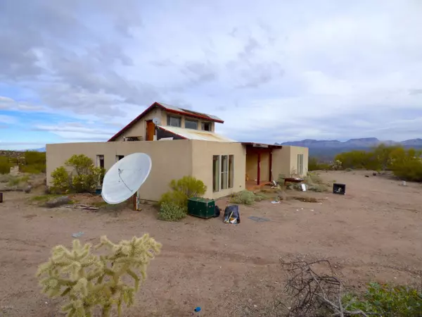 Mammoth, AZ 85618,85790 E Hussey Street