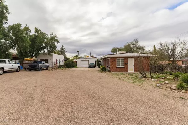 1627 N Dodge Boulevard, Tucson, AZ 85716