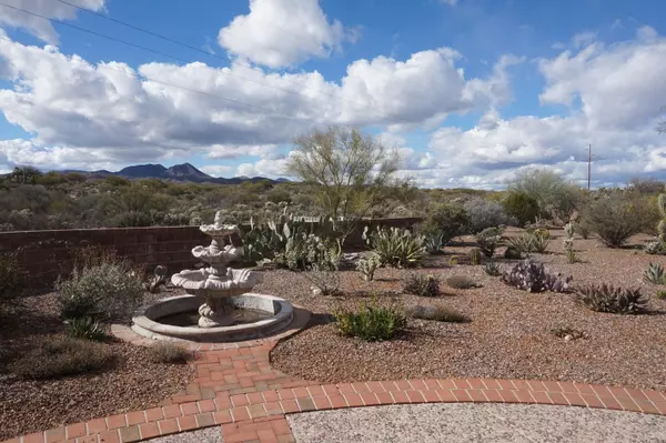 Oro Valley, AZ 85755,790 E Desert Glen Drive