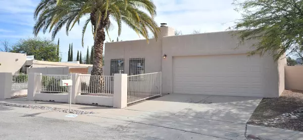 9226 E Calle Maria, Tucson, AZ 85710