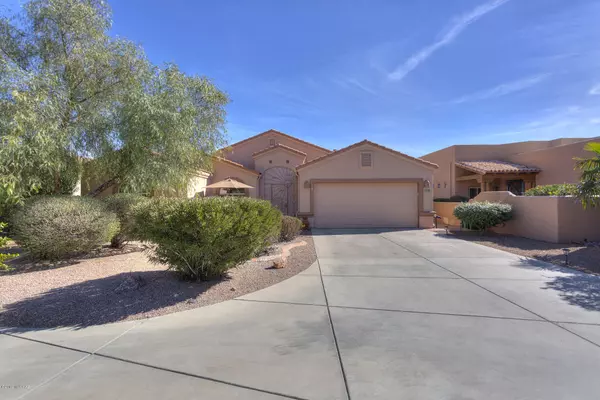 2717 S Greenside Place, Green Valley, AZ 85614