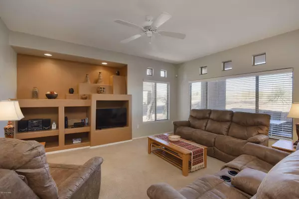 655 W Vistoso Highlands Drive #104, Oro Valley, AZ 85755