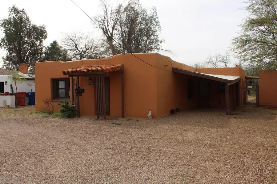 3304 E Elida Street, Tucson, AZ 85716