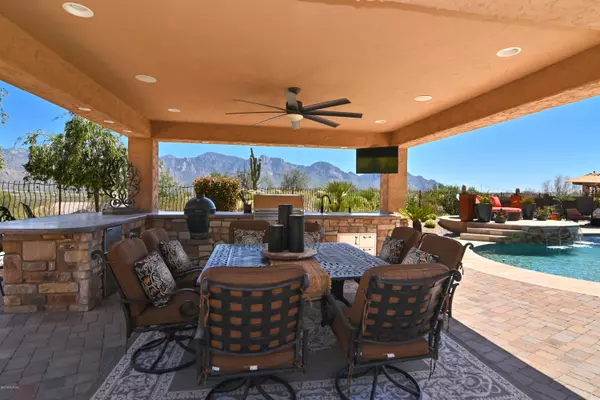 Oro Valley, AZ 85755,454 E Honey Bee Preserve Way