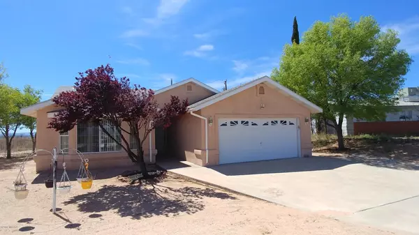 390 E Silverwood Lane, Benson, AZ 85602