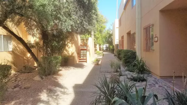 1341 E Fort Lowell Unit J Road, Tucson, AZ 85719