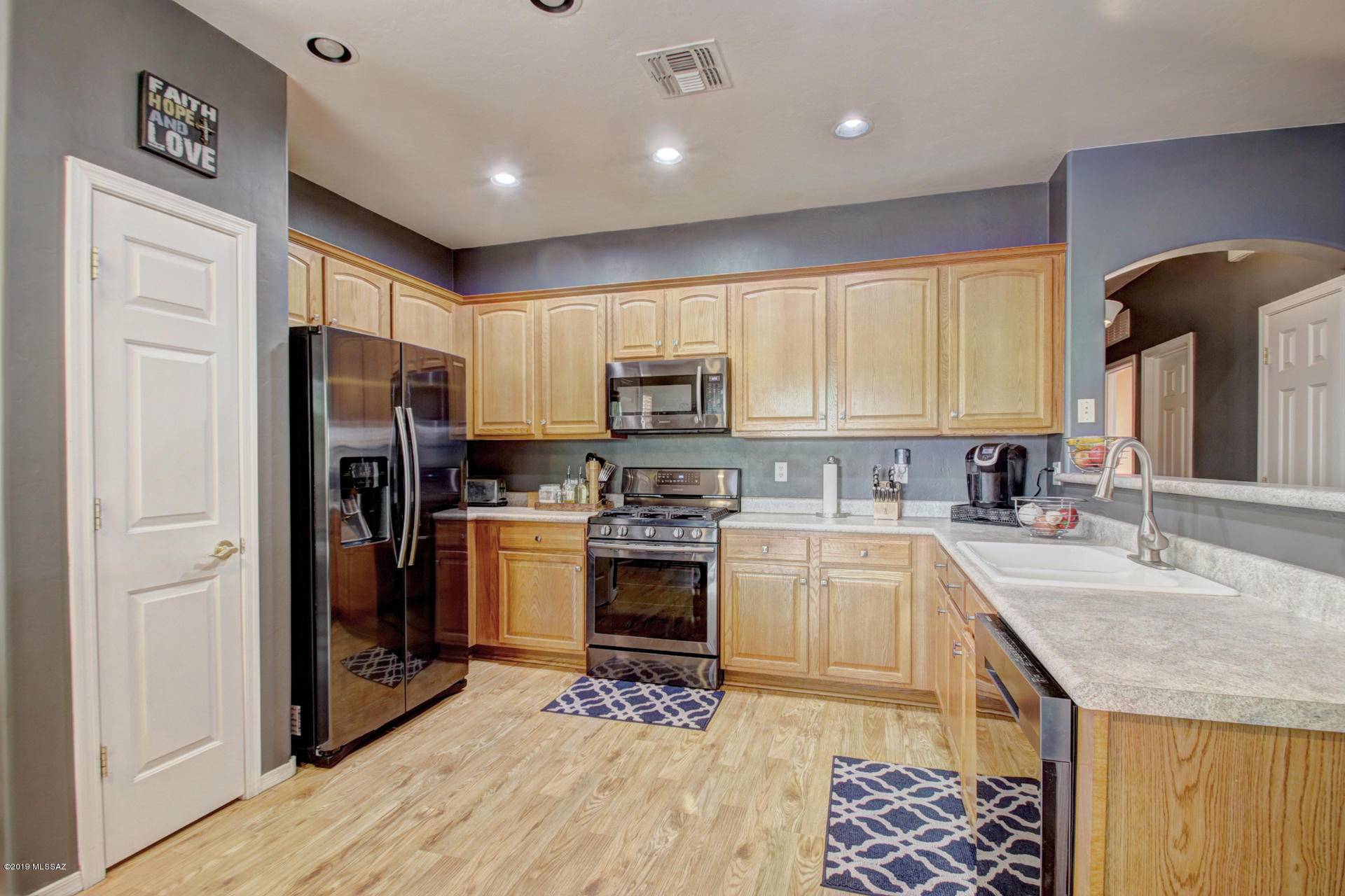Sahuarita, AZ 85629,252 E Corte Rancho Encanto