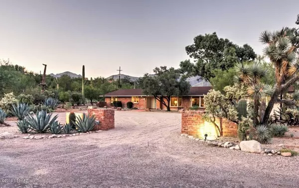 2815 E Camino La Brinca, Tucson, AZ 85718