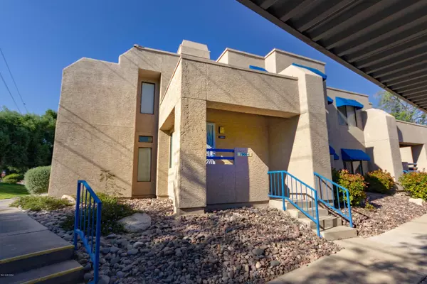 7900 E Colette Circle, Tucson, AZ 85710