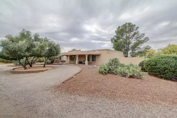 835 W Calle Dadivoso, Tucson, AZ 85704