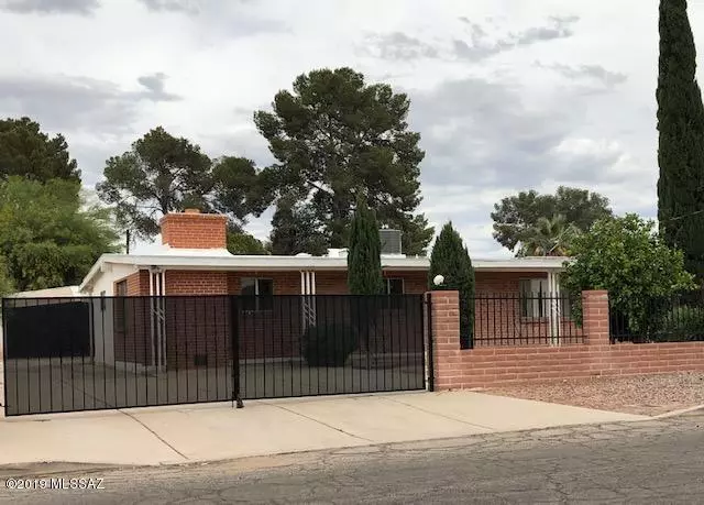 1444 N Woodland Avenue, Tucson, AZ 85712