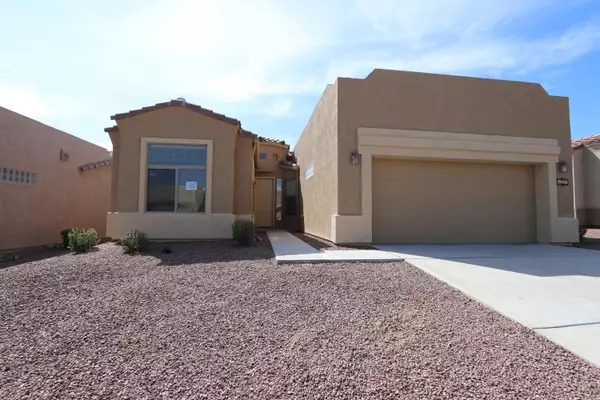 679 W Shadow Wood Street, Green Valley, AZ 85614