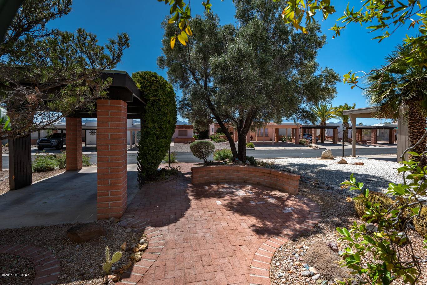 Green Valley, AZ 85614,271 N Camino del Vate