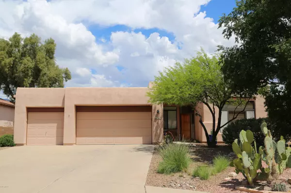 7647 E Golden River Lane, Tucson, AZ 85715