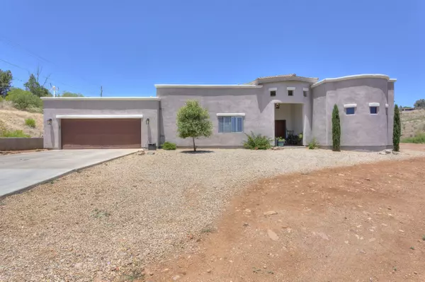 390 Falcon Court, Rio Rico, AZ 85648