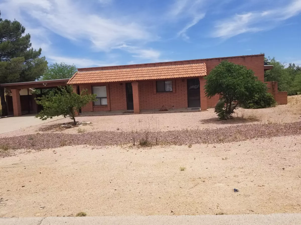 Benson, AZ 85602,841 S Ridge Drive