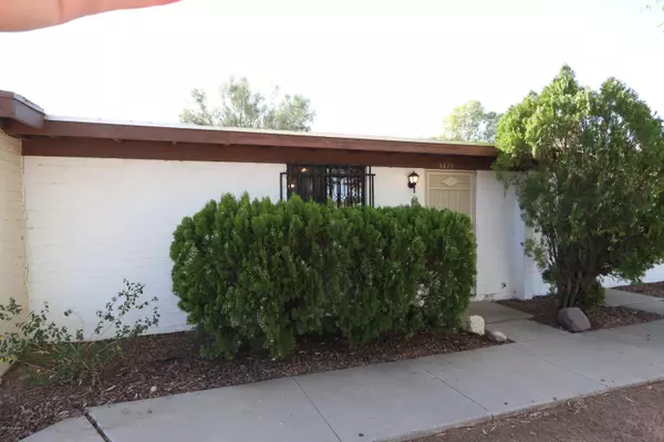 3875 S Queen Palm Drive, Tucson, AZ 85730