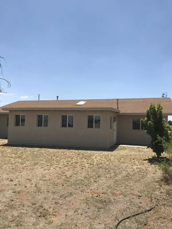 13180 S Pete Kitchens Road, Pearce, AZ 85625