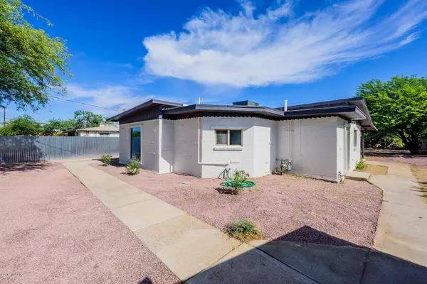 3221 E Glenn Street, Tucson, AZ 85716