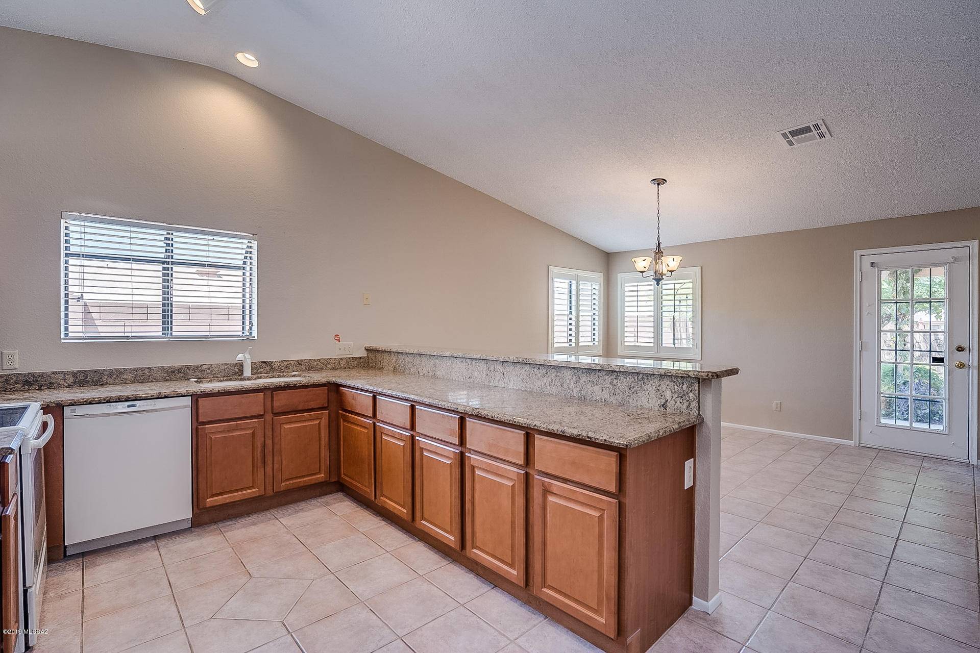 Tucson, AZ 85748,760 S Chimney Canyon Drive