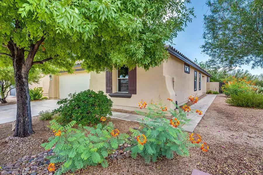 57 W Calle La Bolita, Sahuarita, AZ 85629