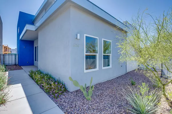 8671 E Avant Garde Way, Tucson, AZ 85710