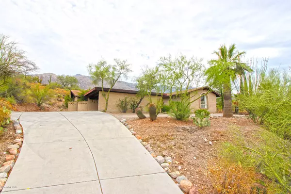 6131 N Camino Almonte, Tucson, AZ 85718