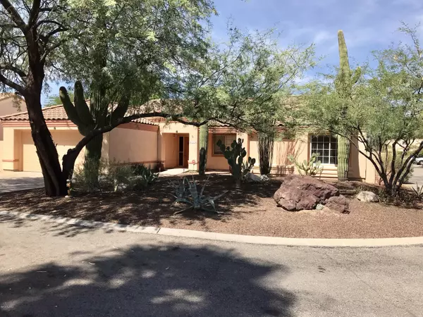 9825 N Sagebrush Place, Tucson, AZ 85742