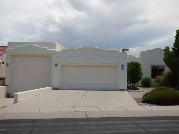 2767 S Fade Drive, Green Valley, AZ 85614