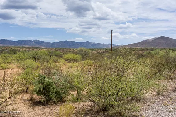 56 Via Pimienta  #4, Rio Rico, AZ 85648