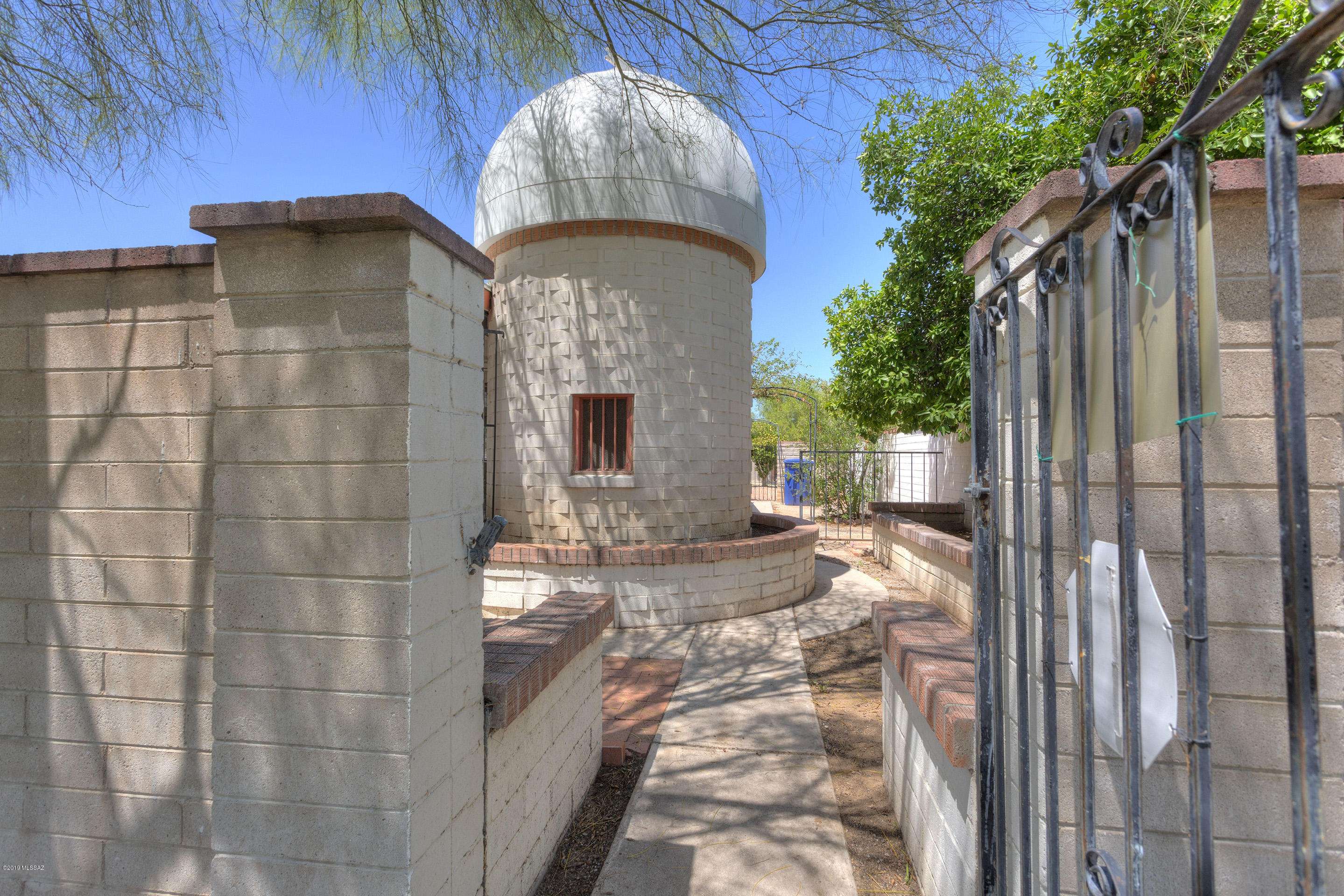 Tucson, AZ 85710,909 S Desert Steppes Drive