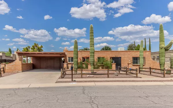 8975 E Maple Leaf Drive, Tucson, AZ 85710