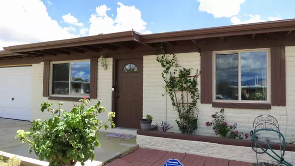 7646 E Apple Tree Drive, Tucson, AZ 85730