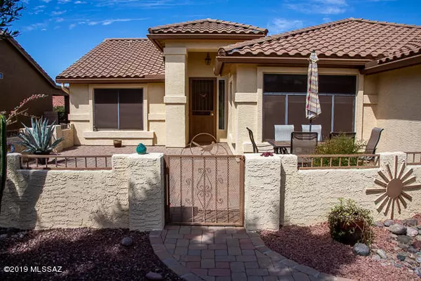 849 N Cowboy Canyon Drive, Green Valley, AZ 85614