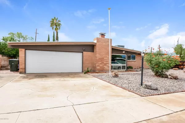 32 S Monitor Place, Tucson, AZ 85710