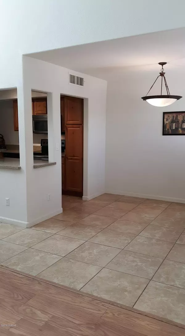 Tucson, AZ 85718,6651 N Campbell Avenue #145