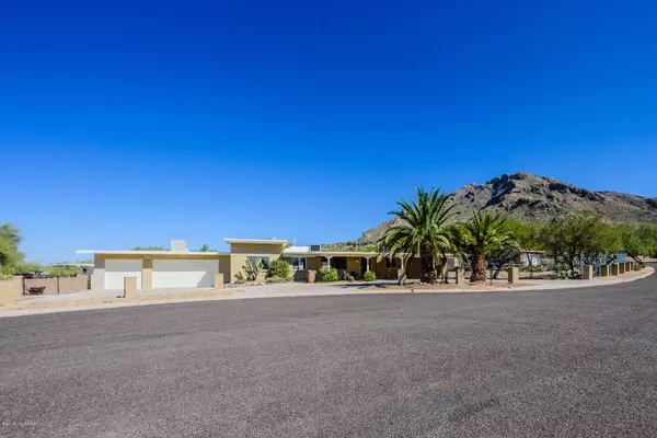 421 E Windy Peak Circle, Tucson, AZ 85704