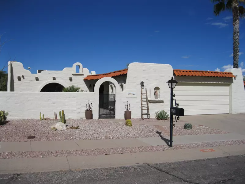 852 W Calle Del Regalo, Green Valley, AZ 85614