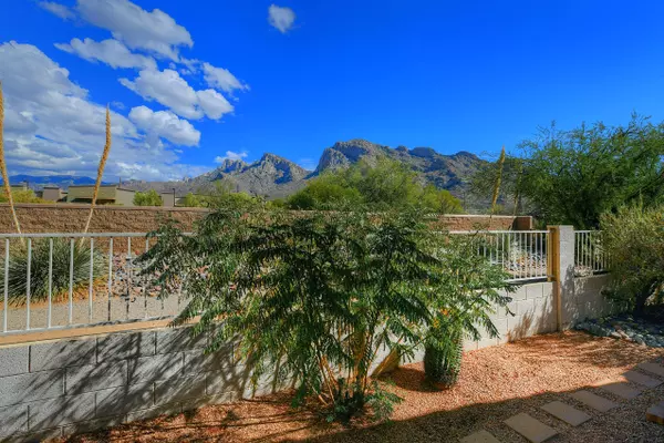 Oro Valley, AZ 85737,320 E Fieldcrest Lane