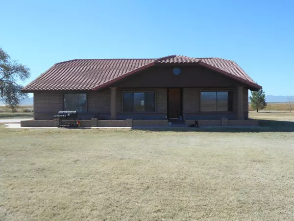 4333 W Dillman Road, Elfrida, AZ 85610