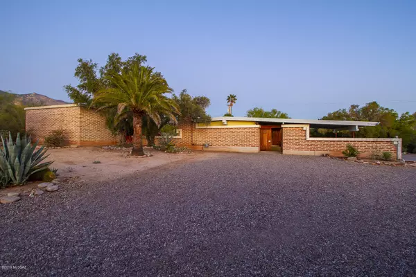 5880 N Cerrada Circa, Tucson, AZ 85718