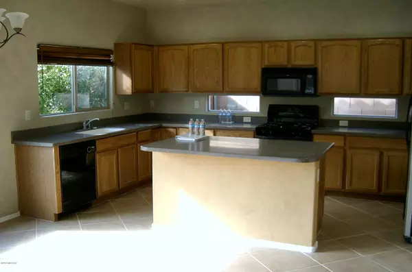 Sahuarita, AZ 85629,218 E Placita Lago Del Mago